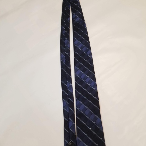 Arrow Tie - Picture 2 of 3